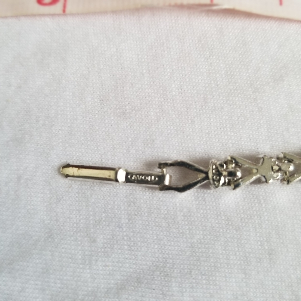 Silvertone Avon Tennis Bracelet V Shaped With Clear Rhinestones EUC - Picture 10 of 10